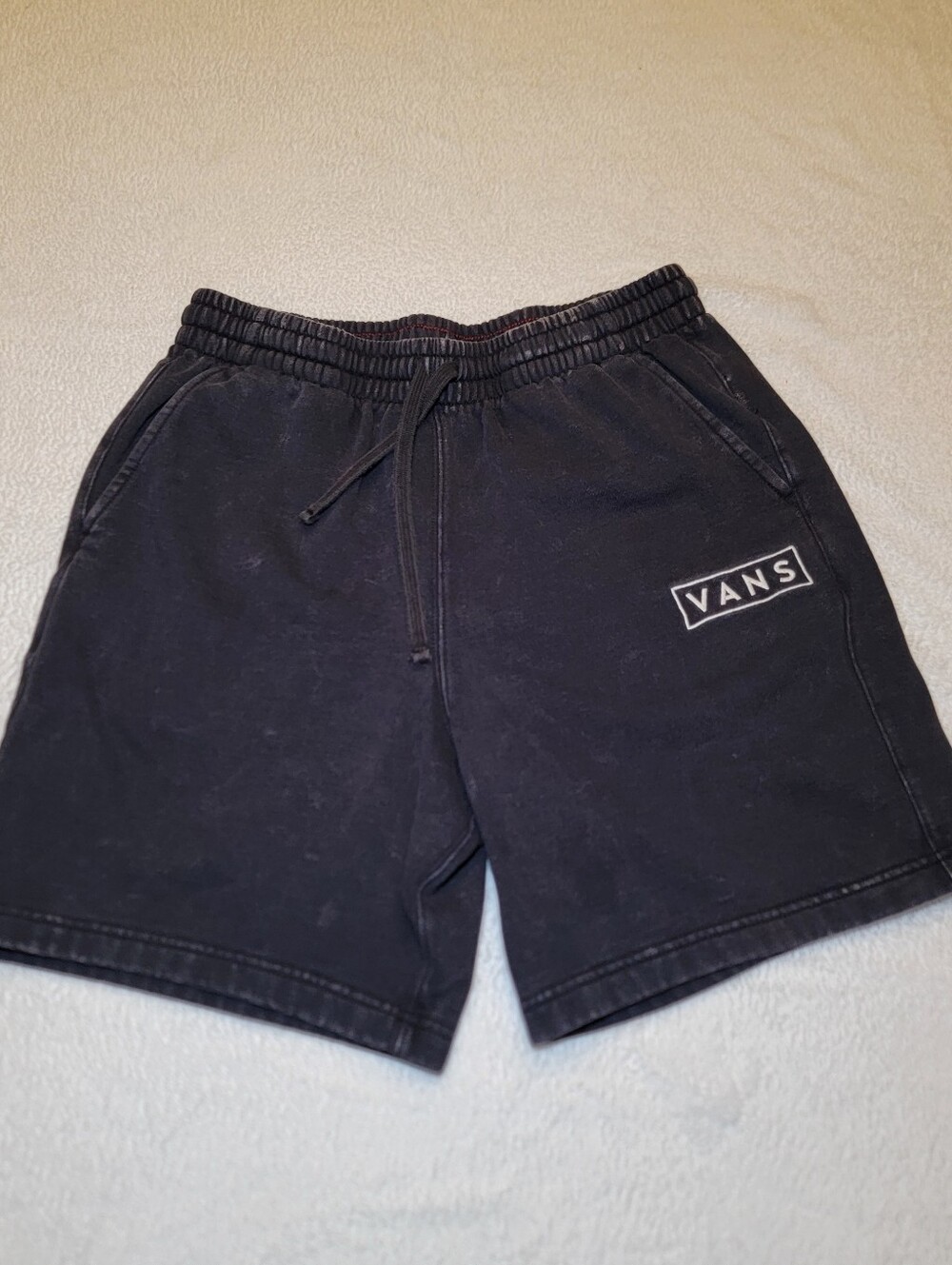Vans Black Mineral Wash Loose Fit Fleece Shorts - Mens Size Small - EUC